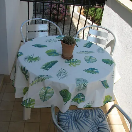 Apartment Little Fish Stoja